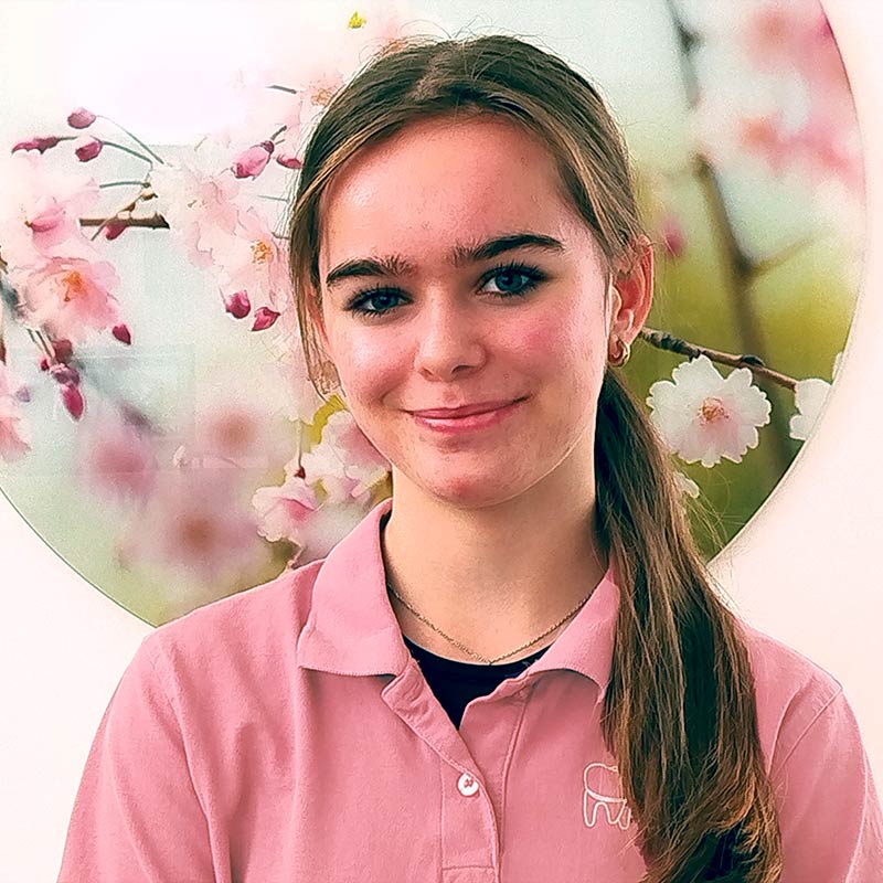 Platzhalterbild weiblich Portrait Zoe Becker